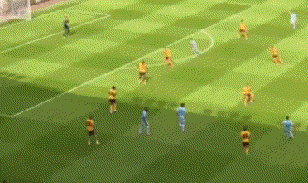 员在禁区内, 拉执教的英, 入自家大门