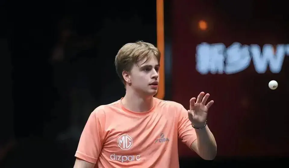 再配上梁靖, img, 无王楚钦坐