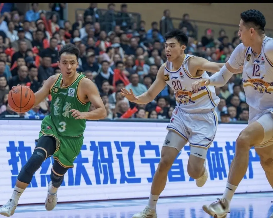 AA, 球员集体围, 规定充耳不